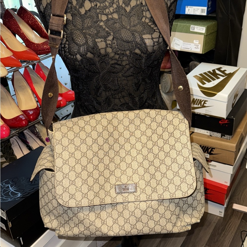 Authentic Gucci Diaper Crossbody Supreme Bag